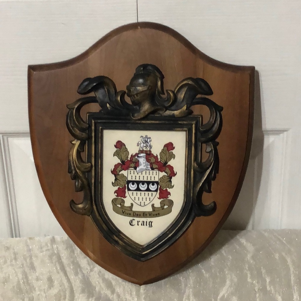 Craig Scottish Family Crest “Vive Deo Et Vives” Wall Mount Wooden and Metal